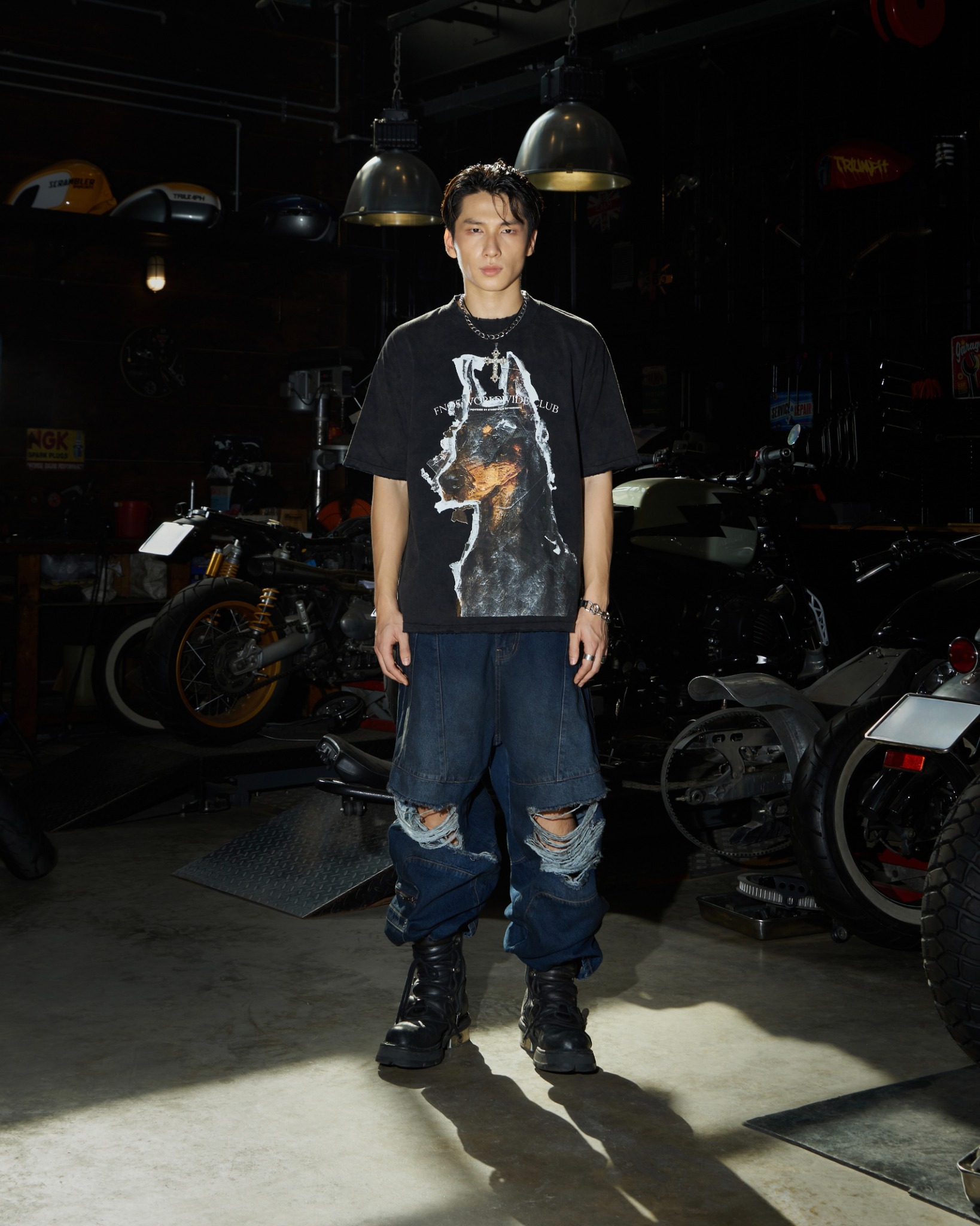 ERG14 - 'SI BON' DISTRESSED CARGO JEANS - DARK BLUE