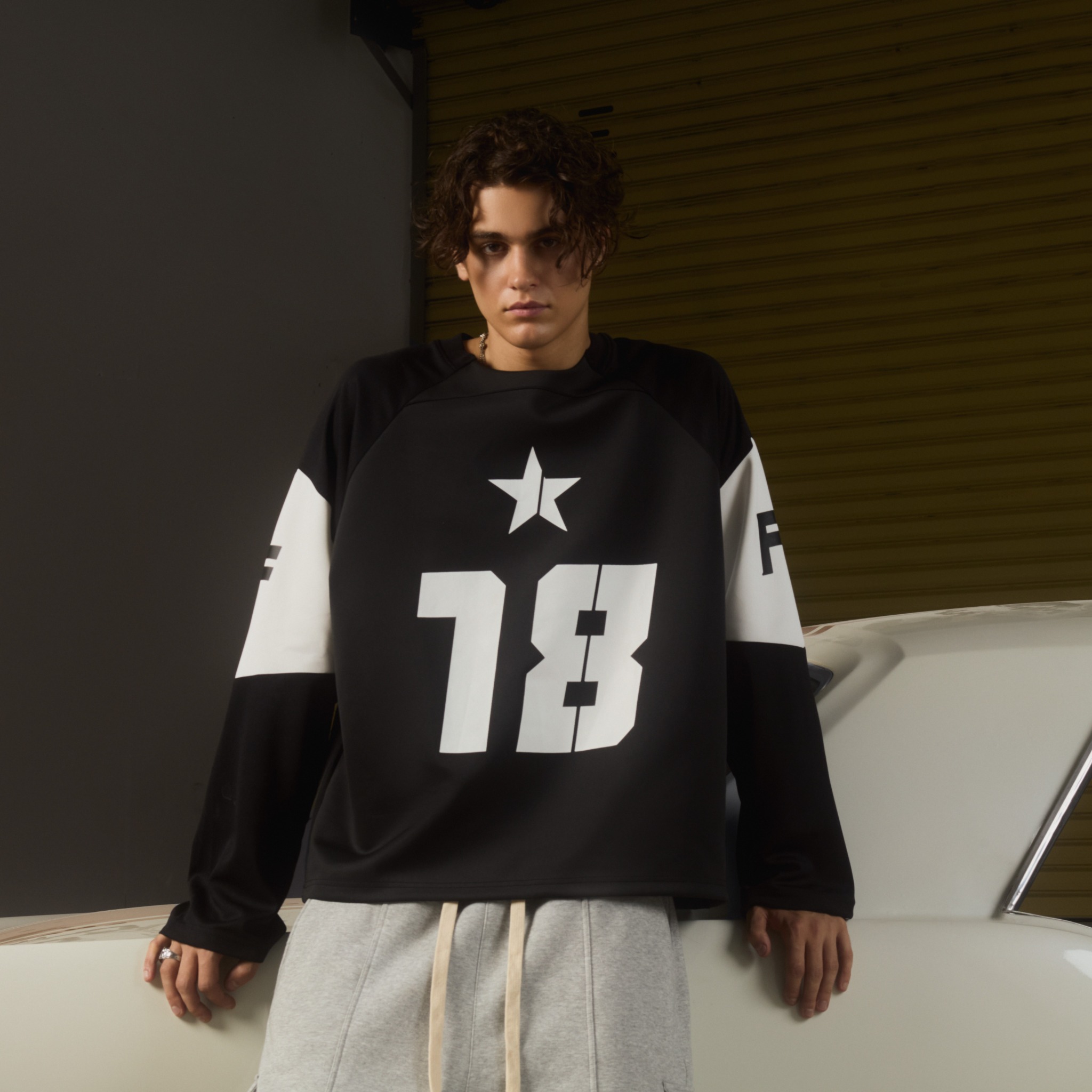 JS7 - MONOCHROME "18" JERSEY BOXY SWEATER - BLACK/WHITE