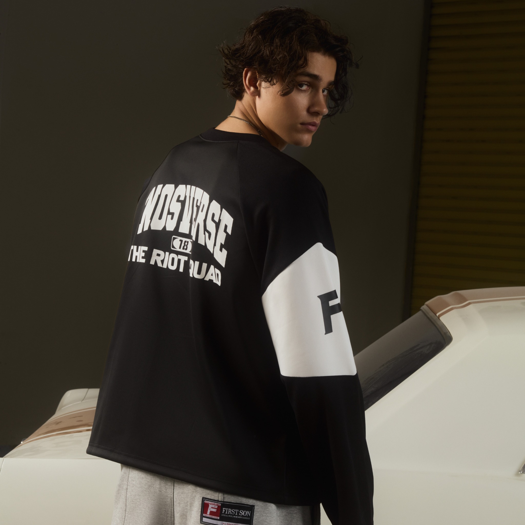 JS7 - MONOCHROME "18" JERSEY BOXY SWEATER - BLACK/WHITE
