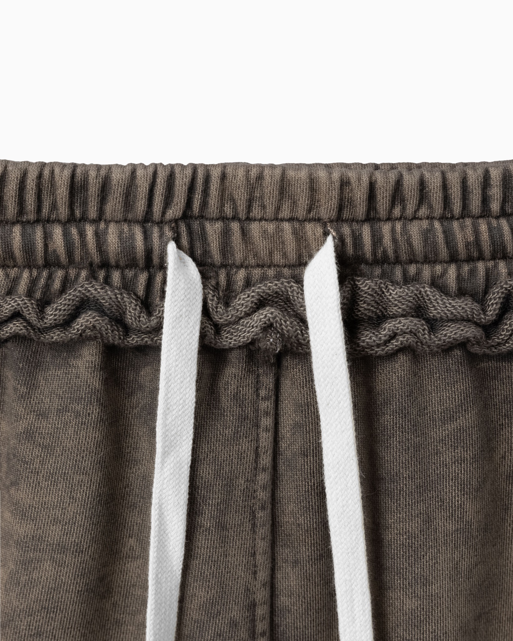 SNC6 - 'INTROVERSE' WASHED CARGO SHORTS - MOCHA