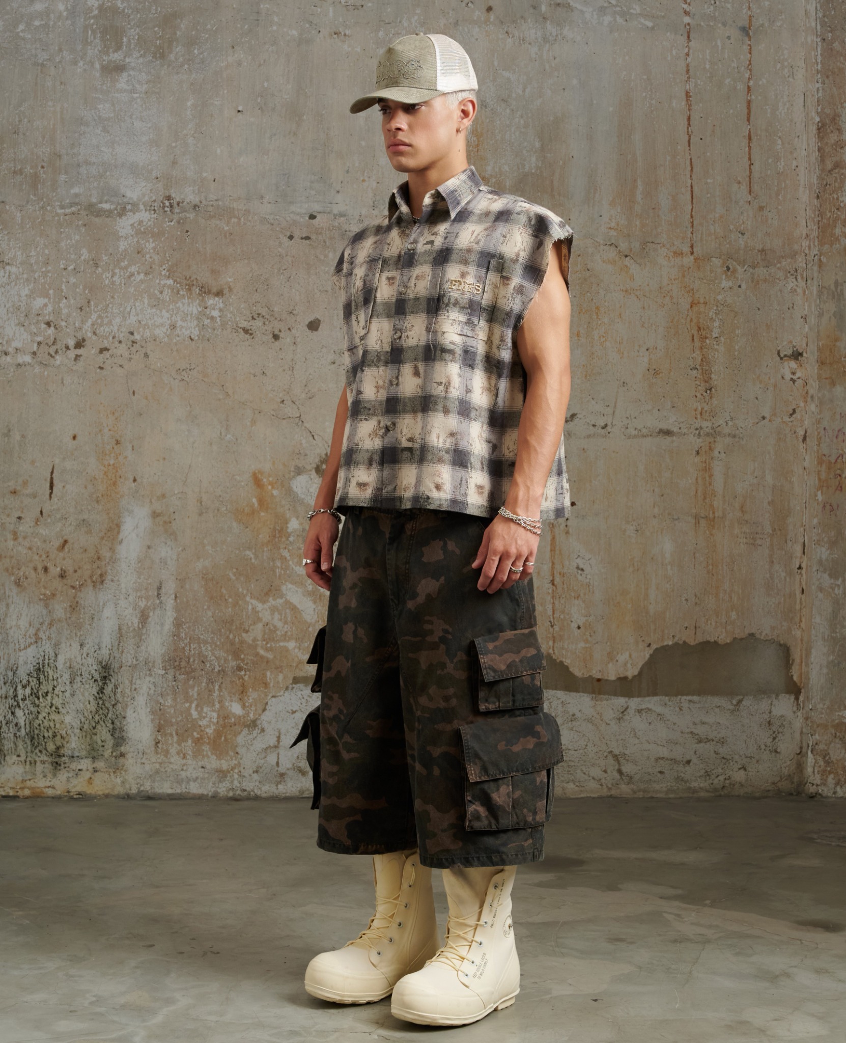 TBC5 - "FNOS" BAT CUT CARO SHIRT - BEIGE