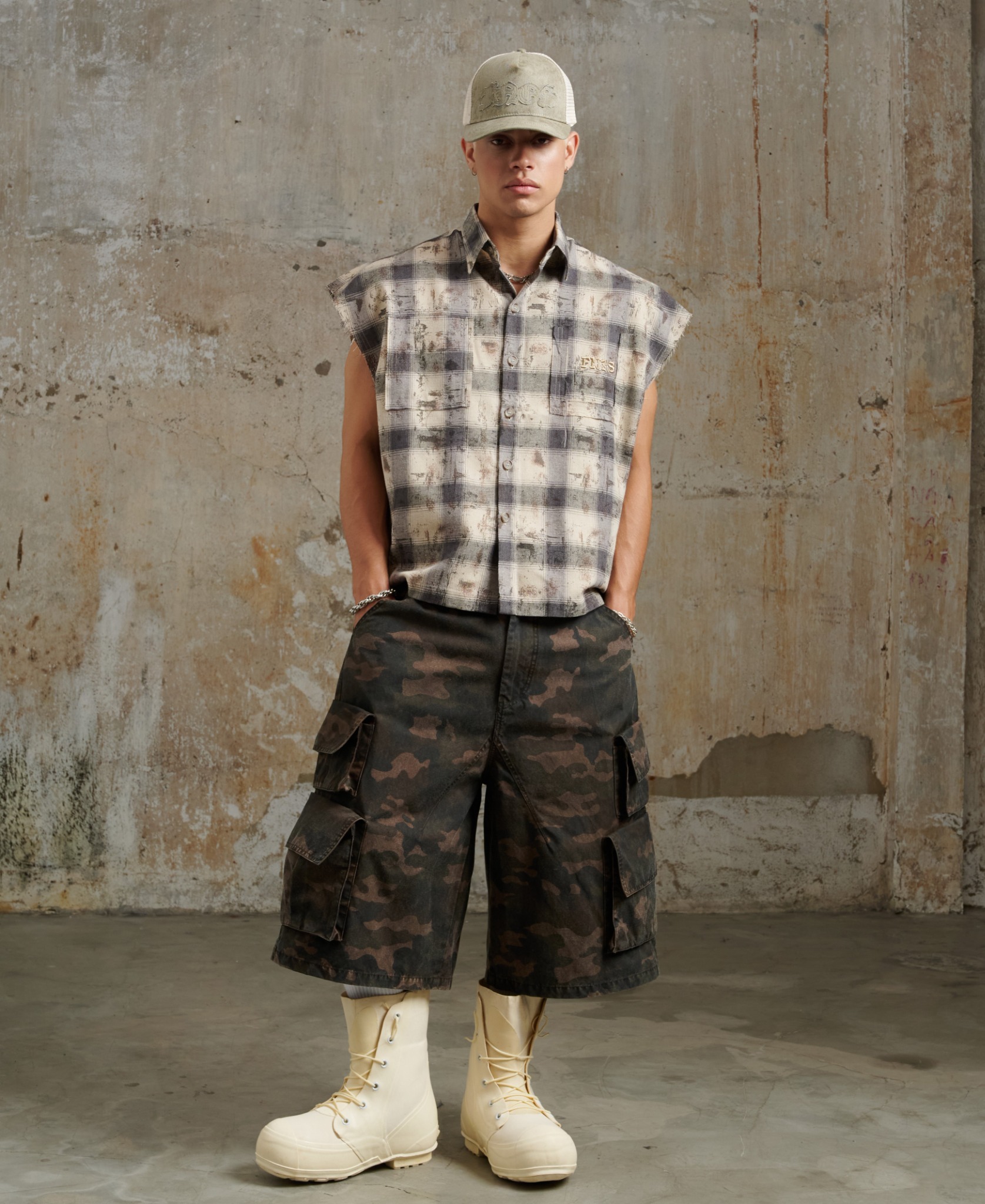 TBC5 - "FNOS" BAT CUT CARO SHIRT - BEIGE