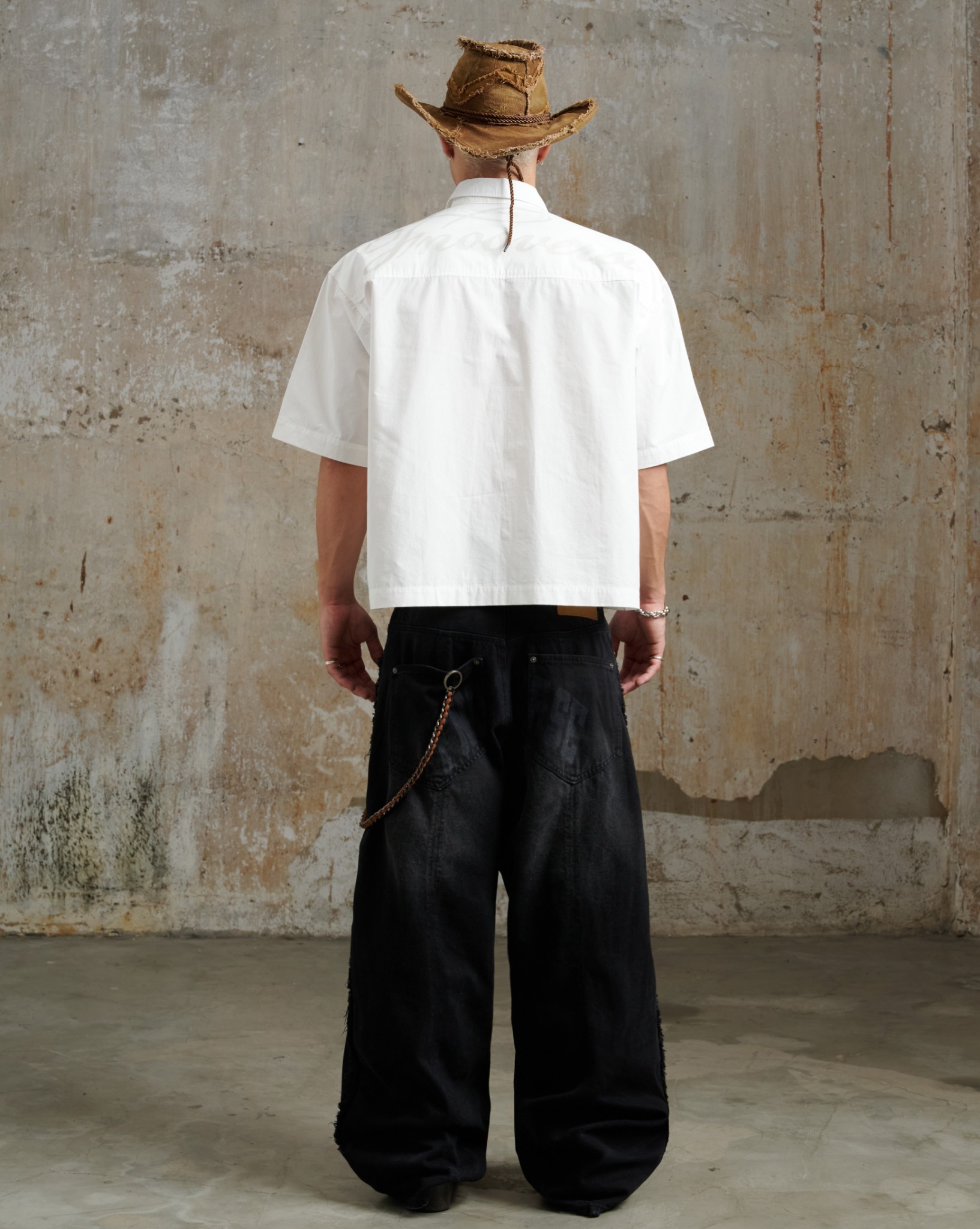 SH5 - SHORT-SLEEVE SHIRT WITH SLIGHT WRINKLE EFFECT - WHITE