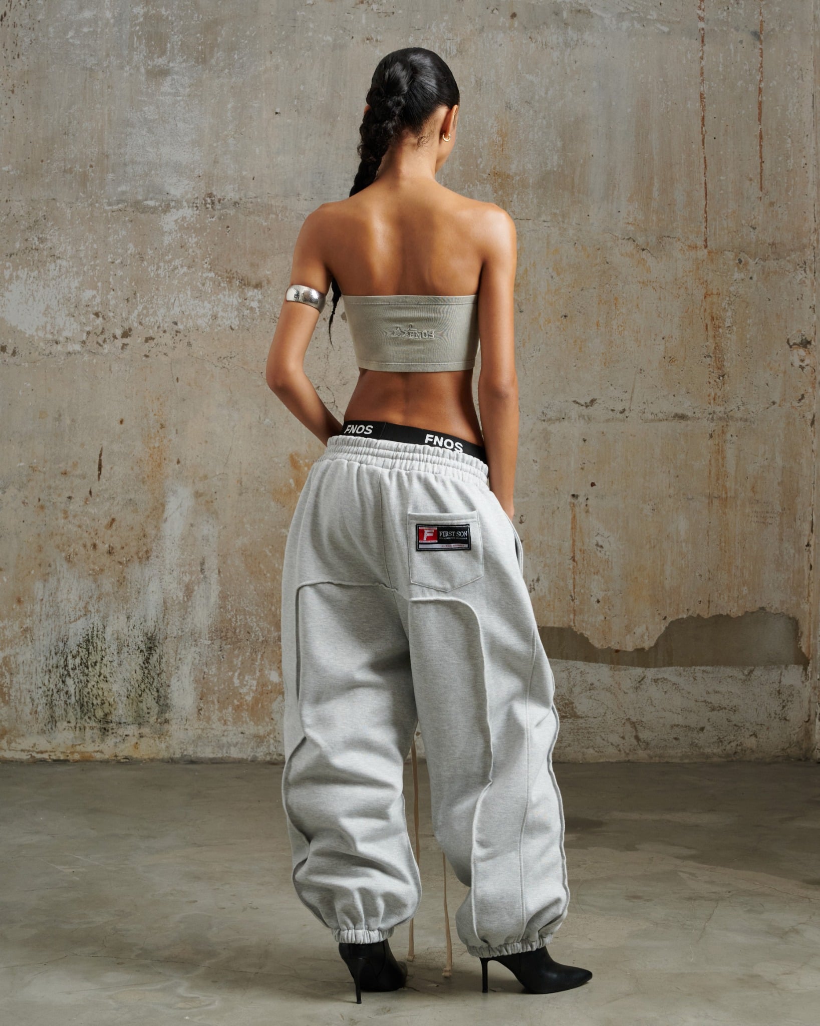 JSP1 - FNOS JOGGERS SWEATPANTS - GREY