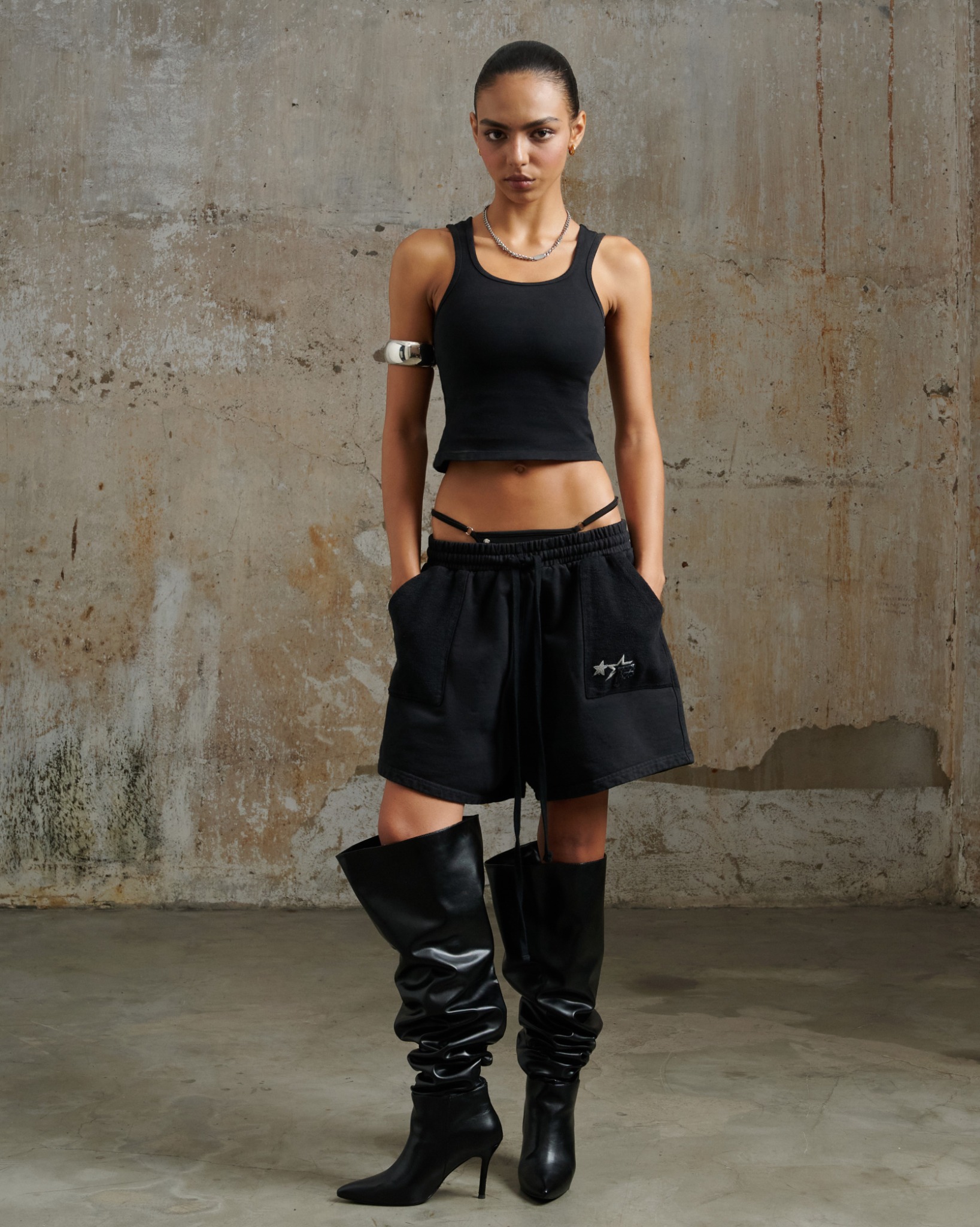 SNW6 - FNOS WASHED SHORT - BLACK