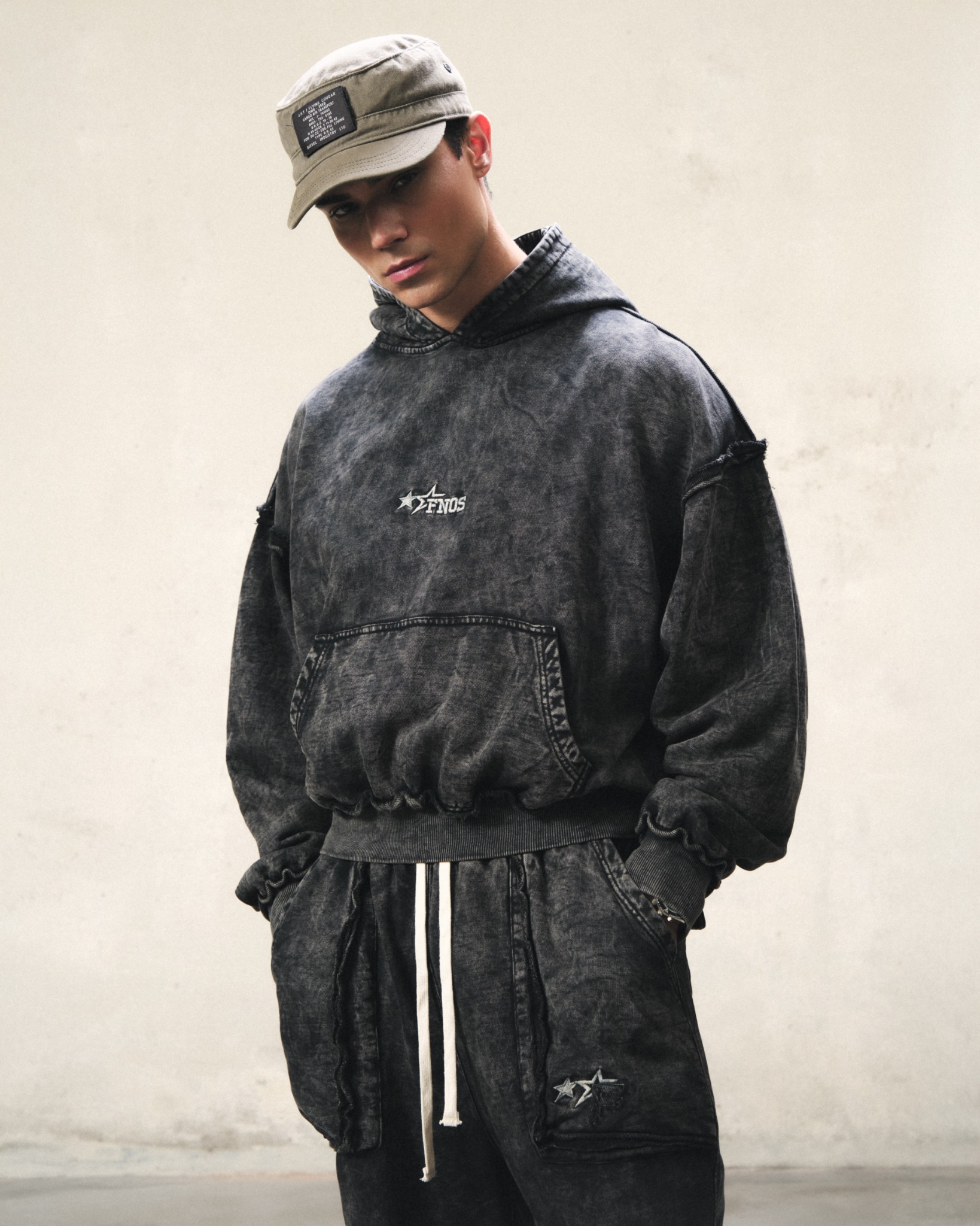 HDW1 - FNOS RÉVOLTE WASHED HOODIE - DARK WASH