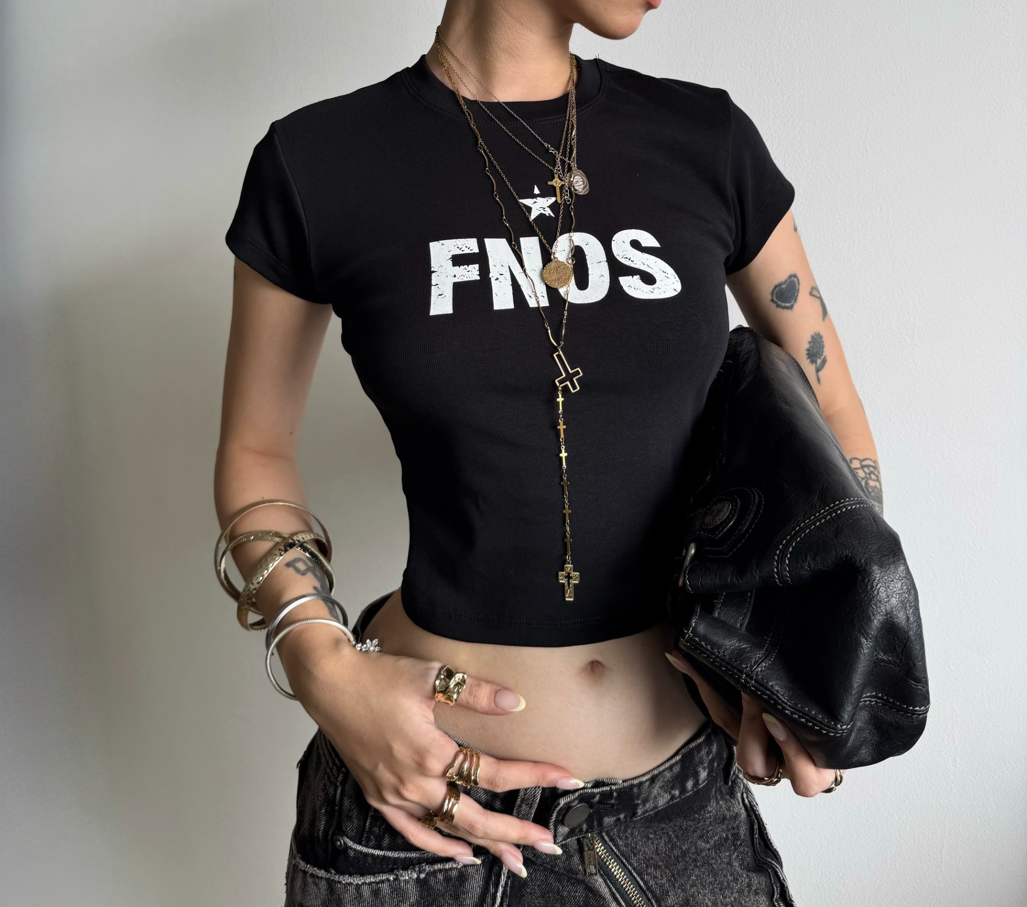 TBT4 - FNOS BASIC CROPTOP - BLACK