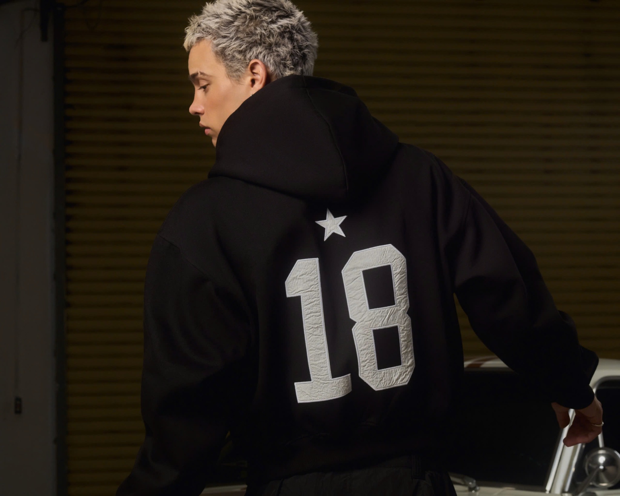 HD10 - BALANCE NUMBER DOUBLE ZIP HOODIE - BLACK