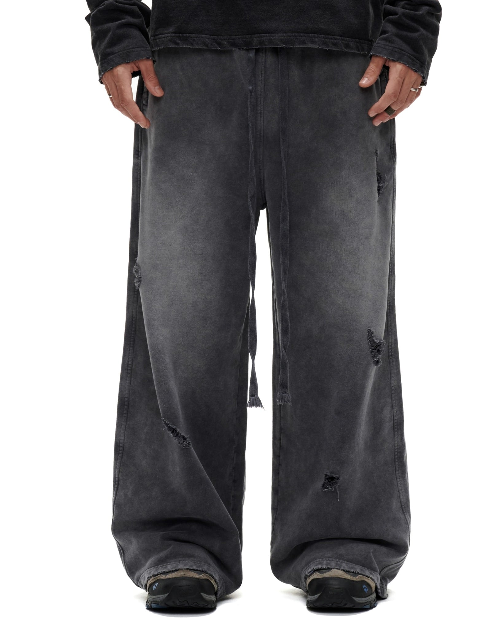 JGW8 - "FNOS" WASHED RIPPED SWEATPANTS - DARK GREY