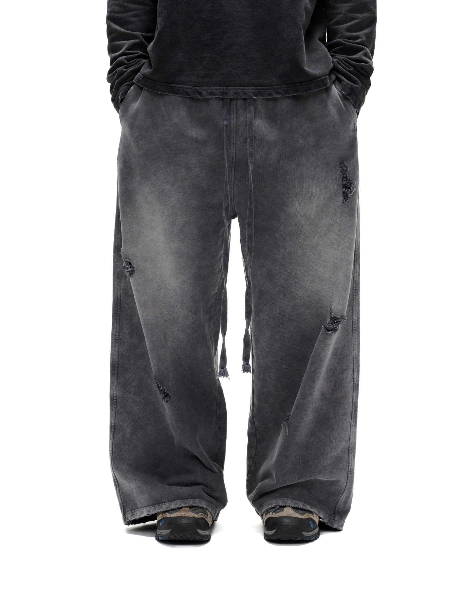 JGW8 - "FNOS" WASHED RIPPED SWEATPANTS - DARK GREY