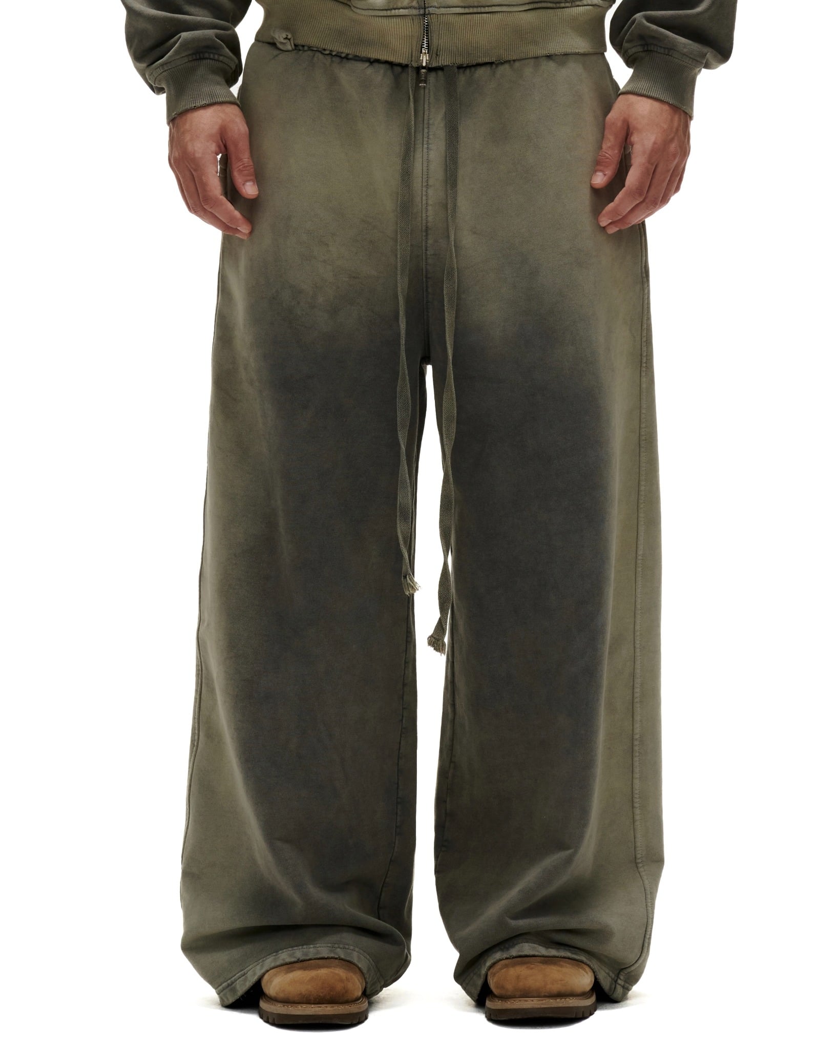 JGW9 _ "FNOS" WASHED BASIC SWEATPANTS _ DUST OLIVE
