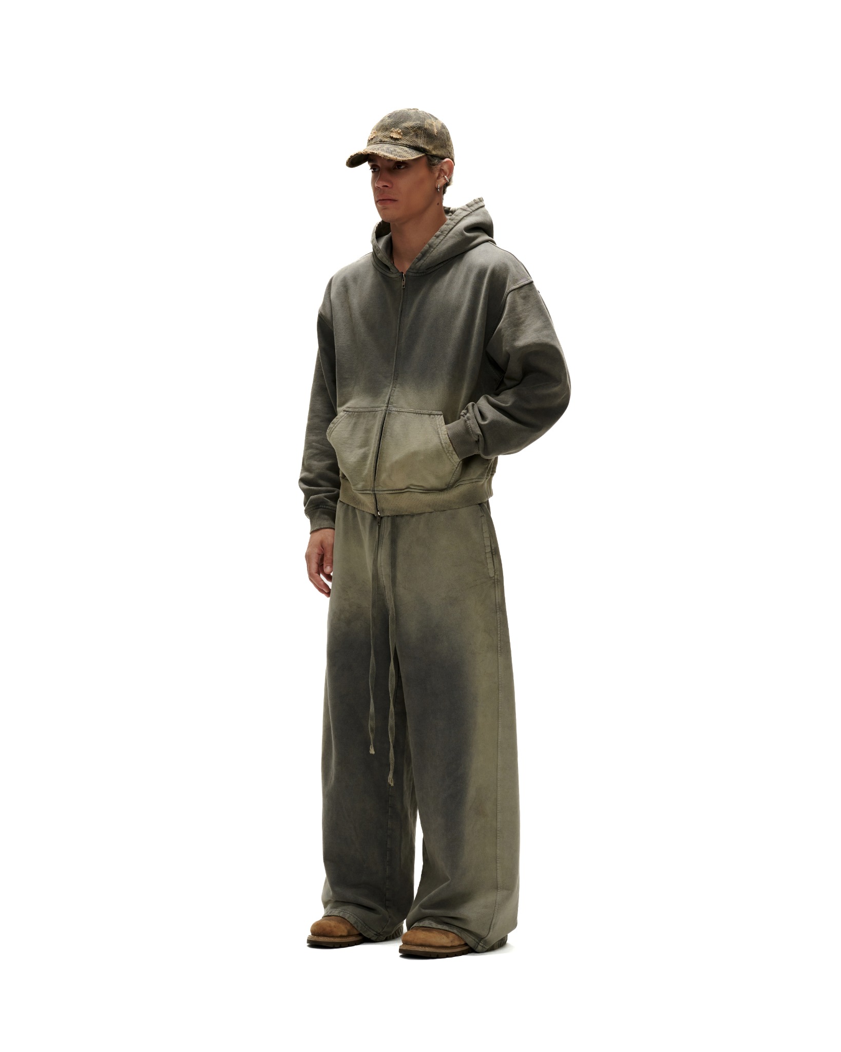 JGW9 _ "FNOS" WASHED BASIC SWEATPANTS _ DUST OLIVE