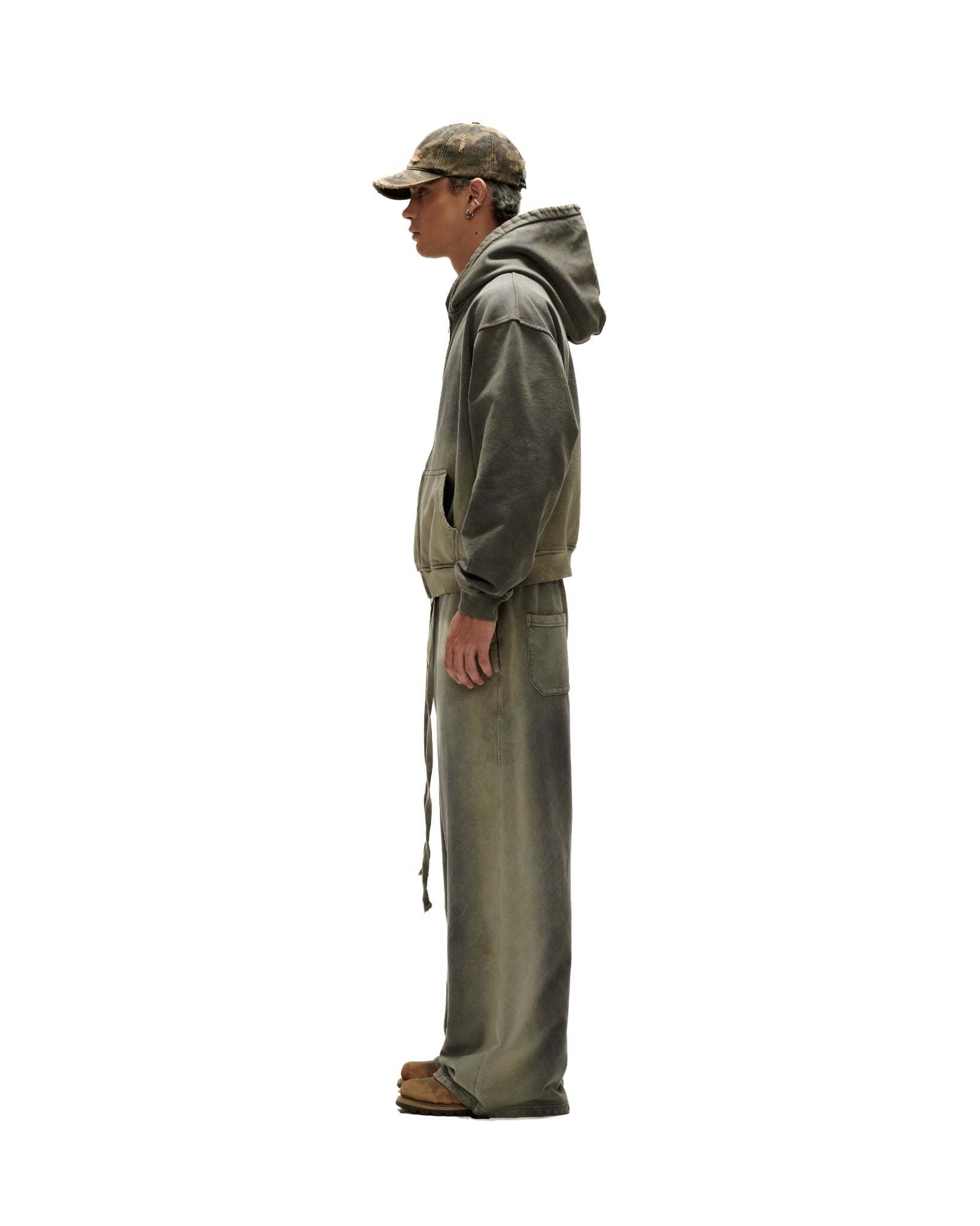 JGW9 _ "FNOS" WASHED BASIC SWEATPANTS _ DUST OLIVE