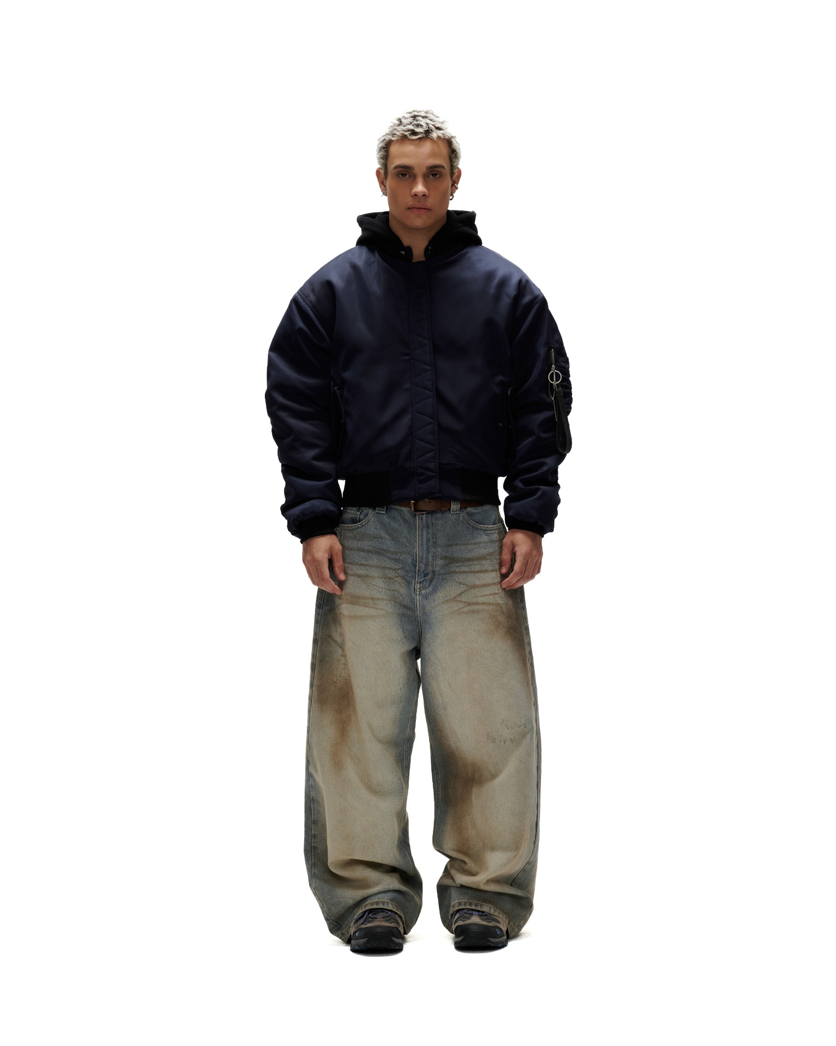 ERG24 - "FNOS" DIRTY EFFECT WASHED JEANS - LIGHT BLUE