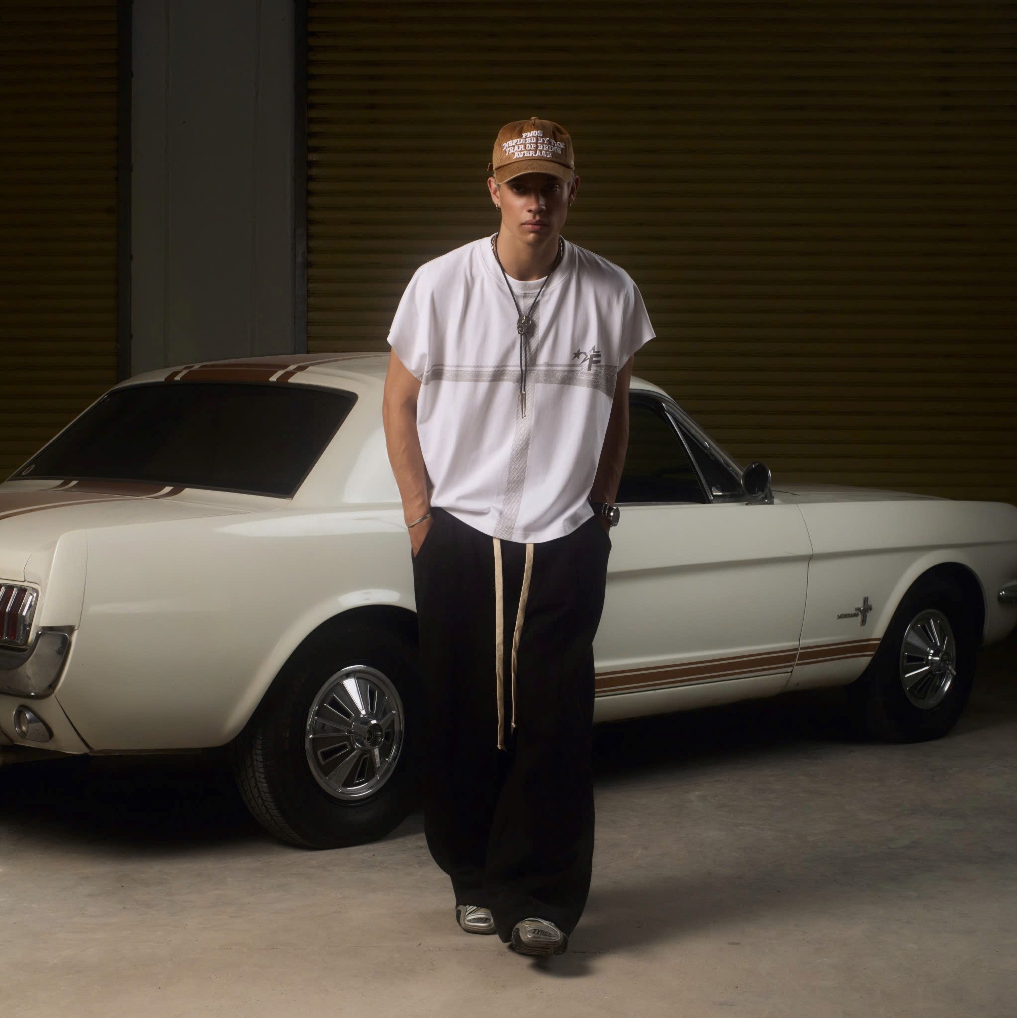 JGN6 - "BALANCE" SWEAT PANTS - BLACK